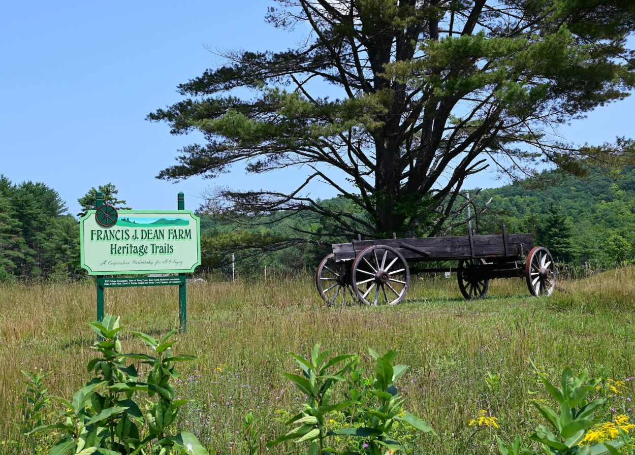 Dean Farm Heritage Trails - Jennifer Kietzman, Welcome Sign